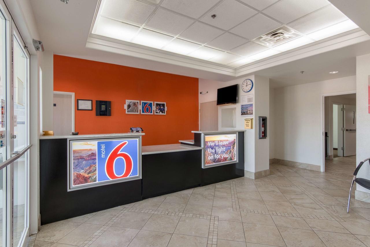 Motel 6-San Antonio, Tx - Downtown - Alamo Dome Exterior photo