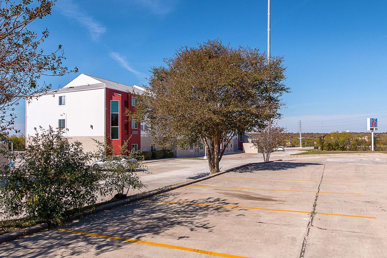 Motel 6-San Antonio, Tx - Downtown - Alamo Dome Exterior photo