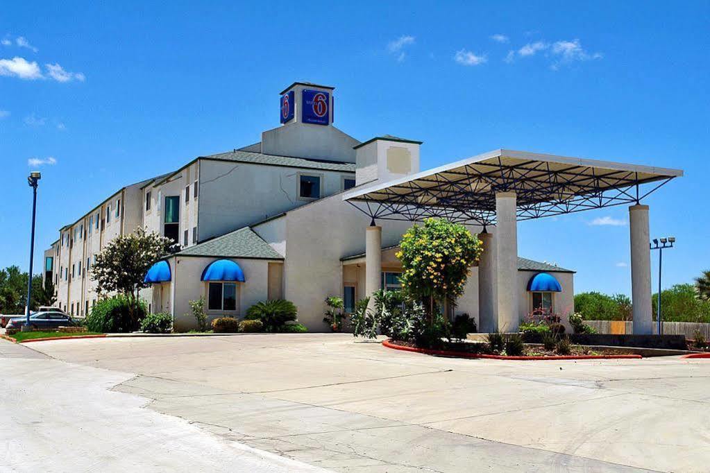 Motel 6-San Antonio, Tx - Downtown - Alamo Dome Exterior photo